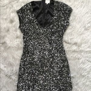 PARKER CLUSTER BEADED V NECK DRESS